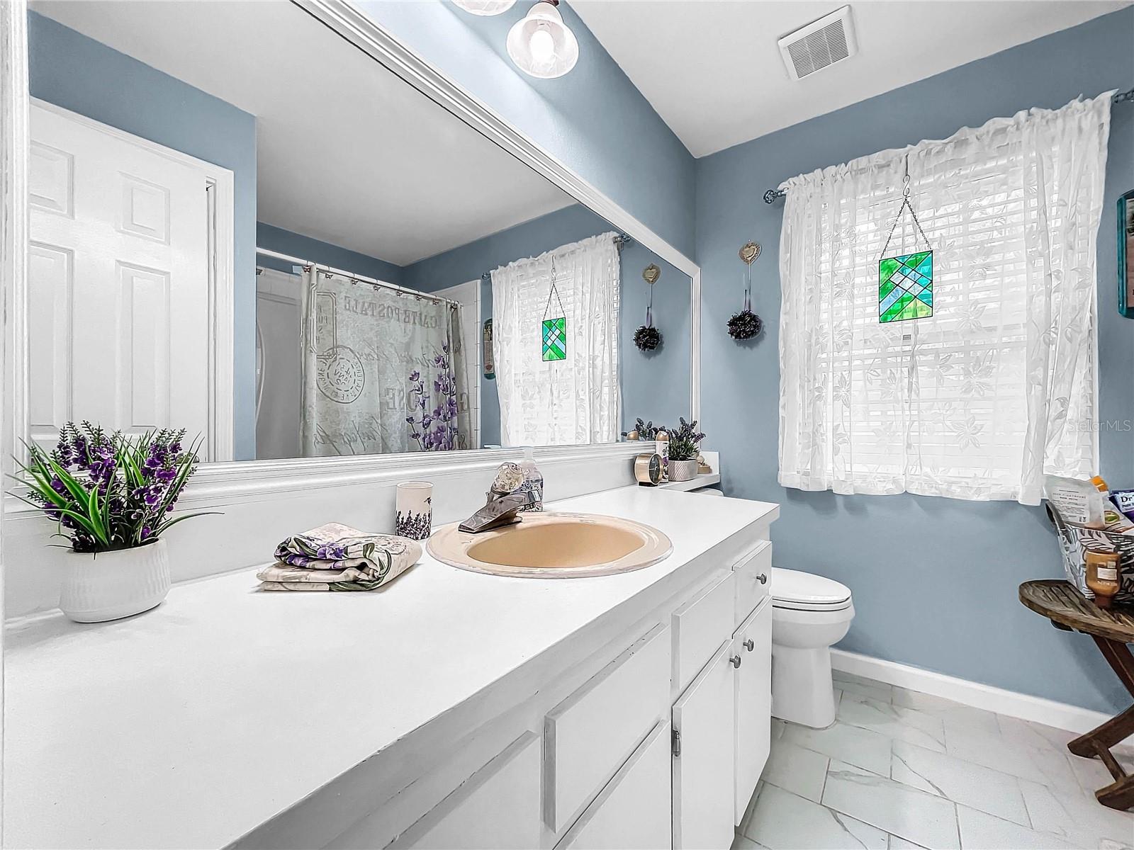 1711 SPINNING WHEEL DR