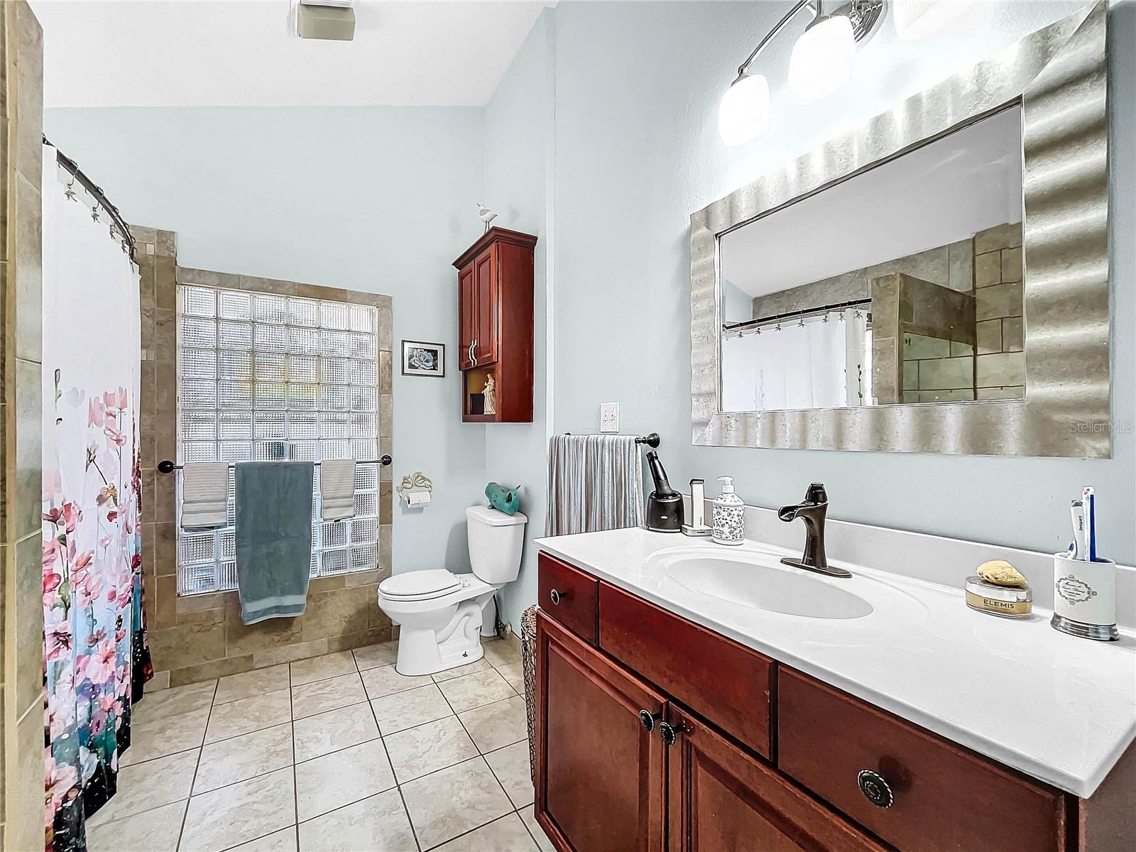 1711 SPINNING WHEEL DR