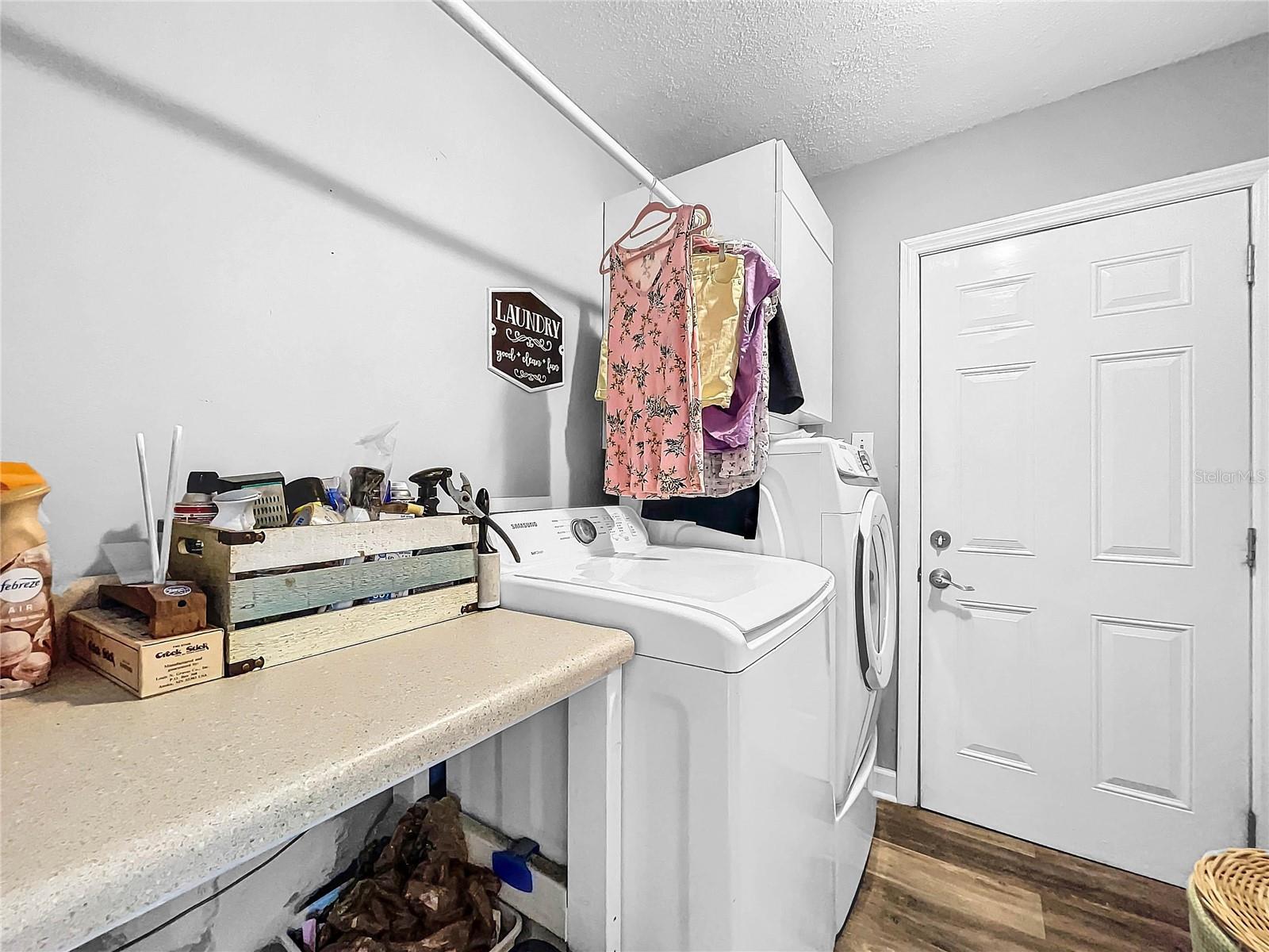 1711 SPINNING WHEEL DR