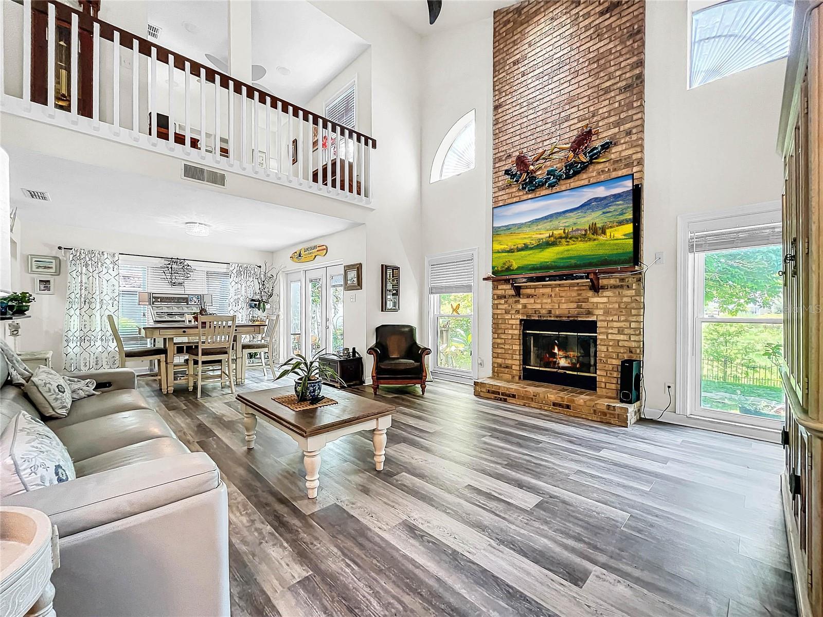 1711 SPINNING WHEEL DR