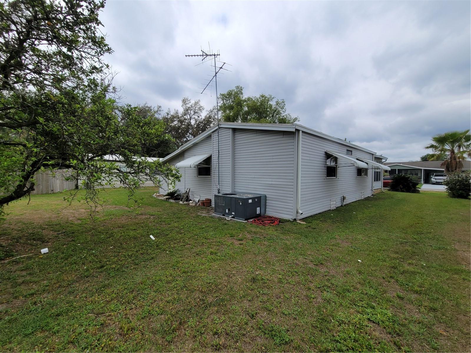 4413 SENTRY PALM LOOP