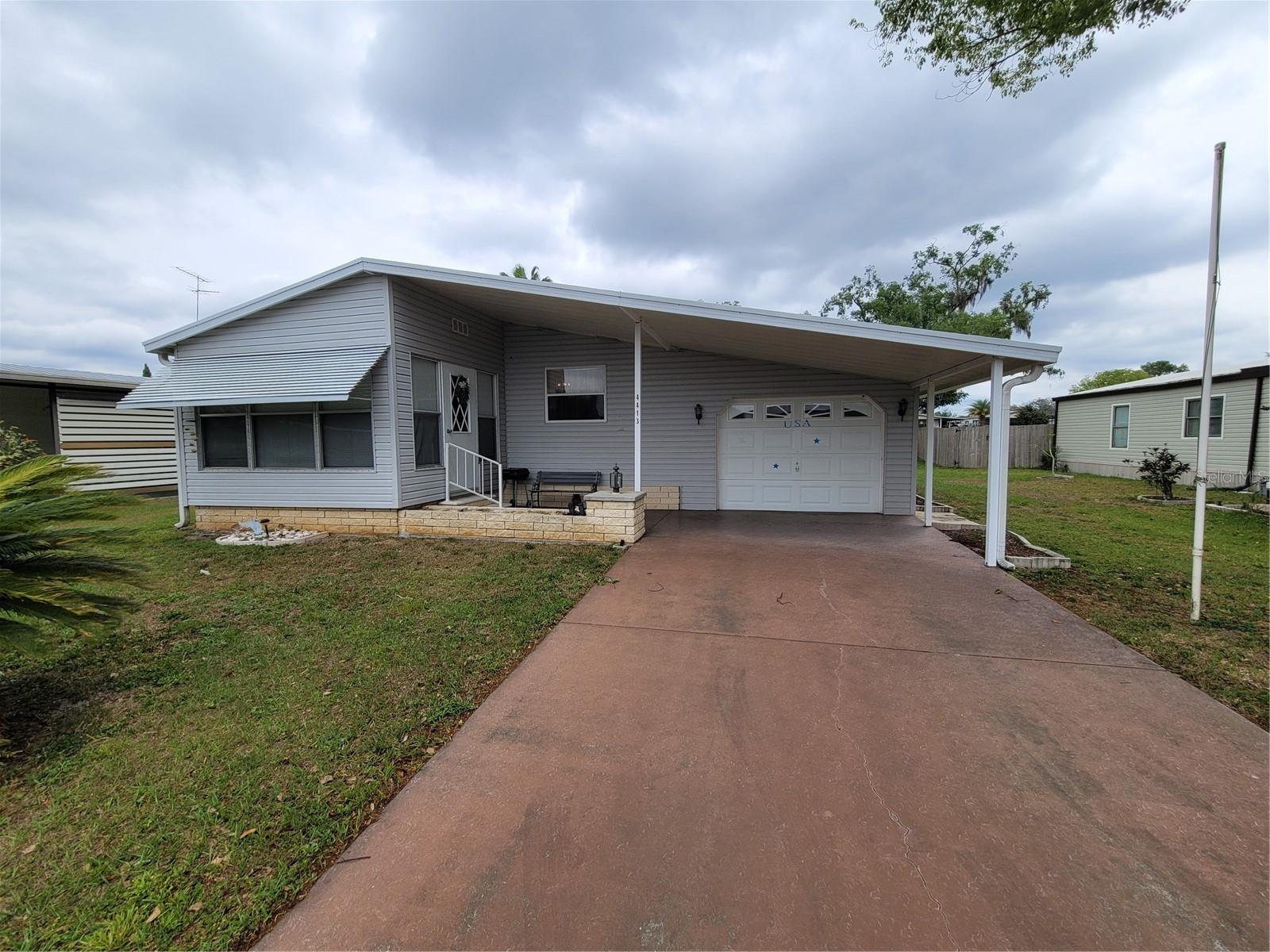 4413 SENTRY PALM LOOP