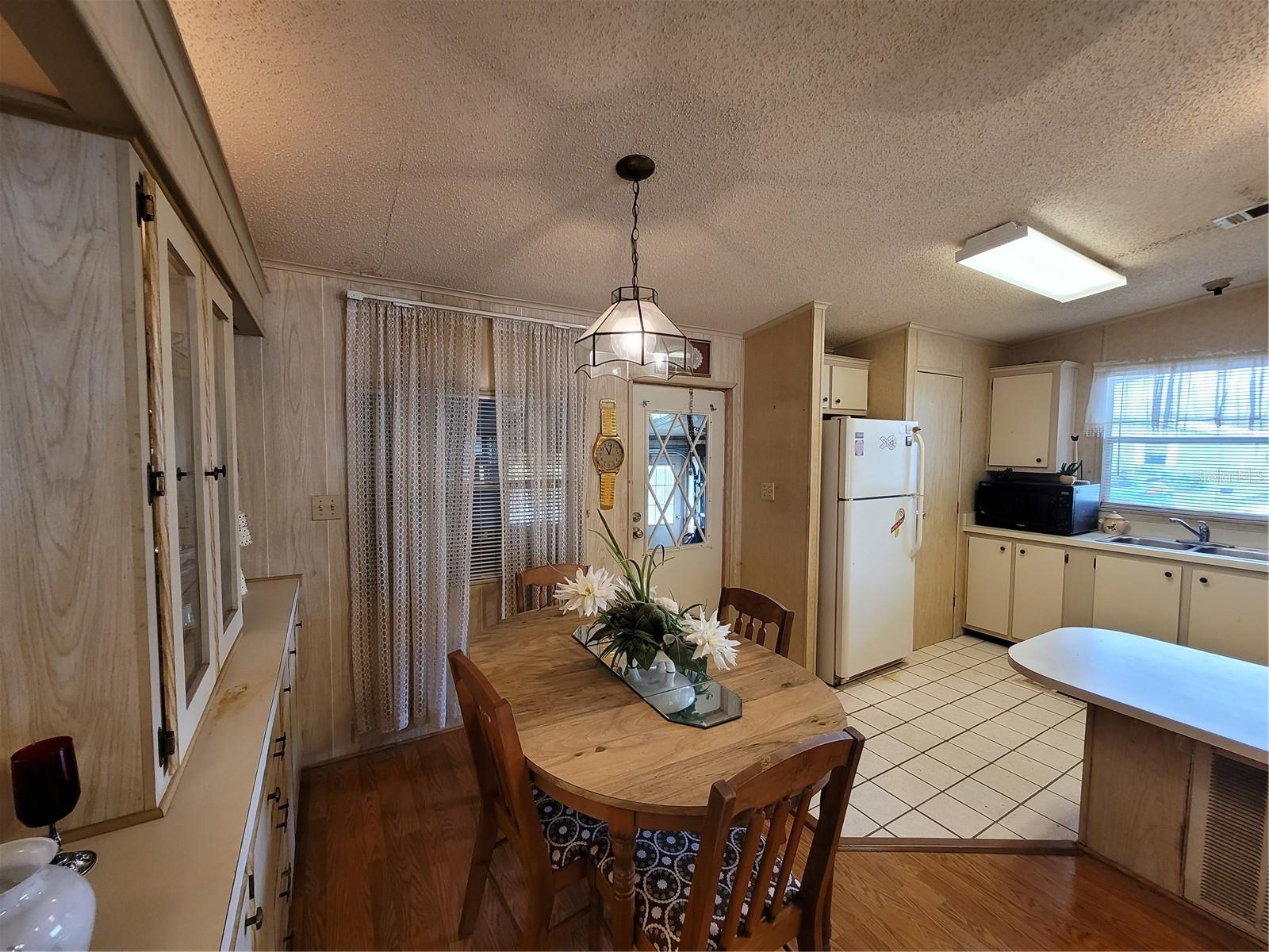 4413 SENTRY PALM LOOP