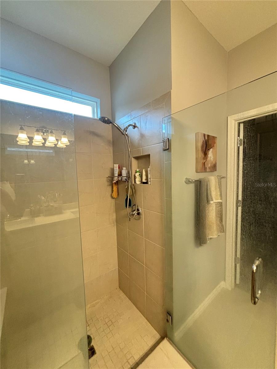 6127 BRADFORD WOODS DR