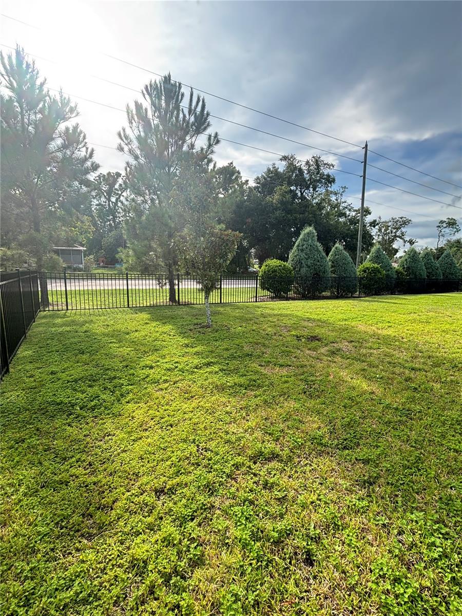 6127 BRADFORD WOODS DR