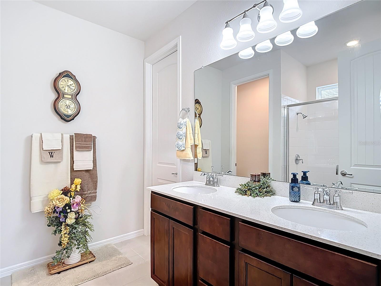 6284 BRADFORD WOODS DR