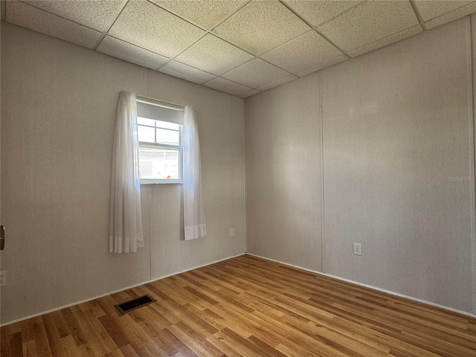 35246 TIFFANI LOT 63 CT