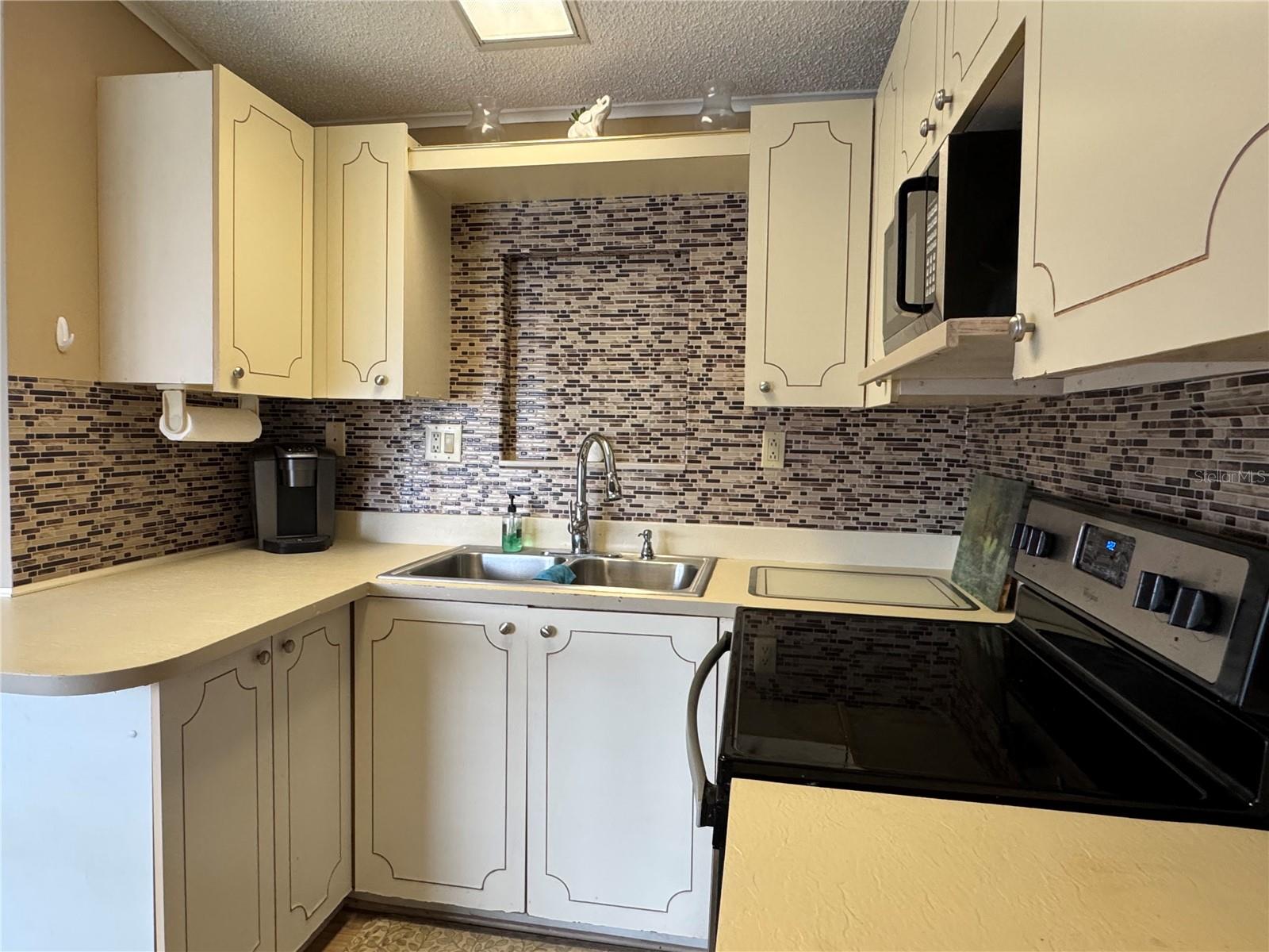 35246 TIFFANI LOT 63 CT