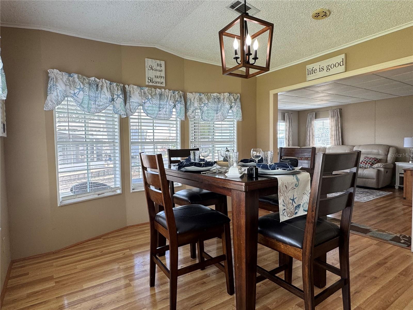 35246 TIFFANI LOT 63 CT