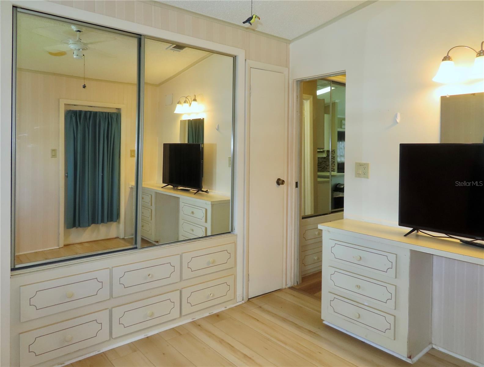 35246 TIFFANI LOT 63 CT