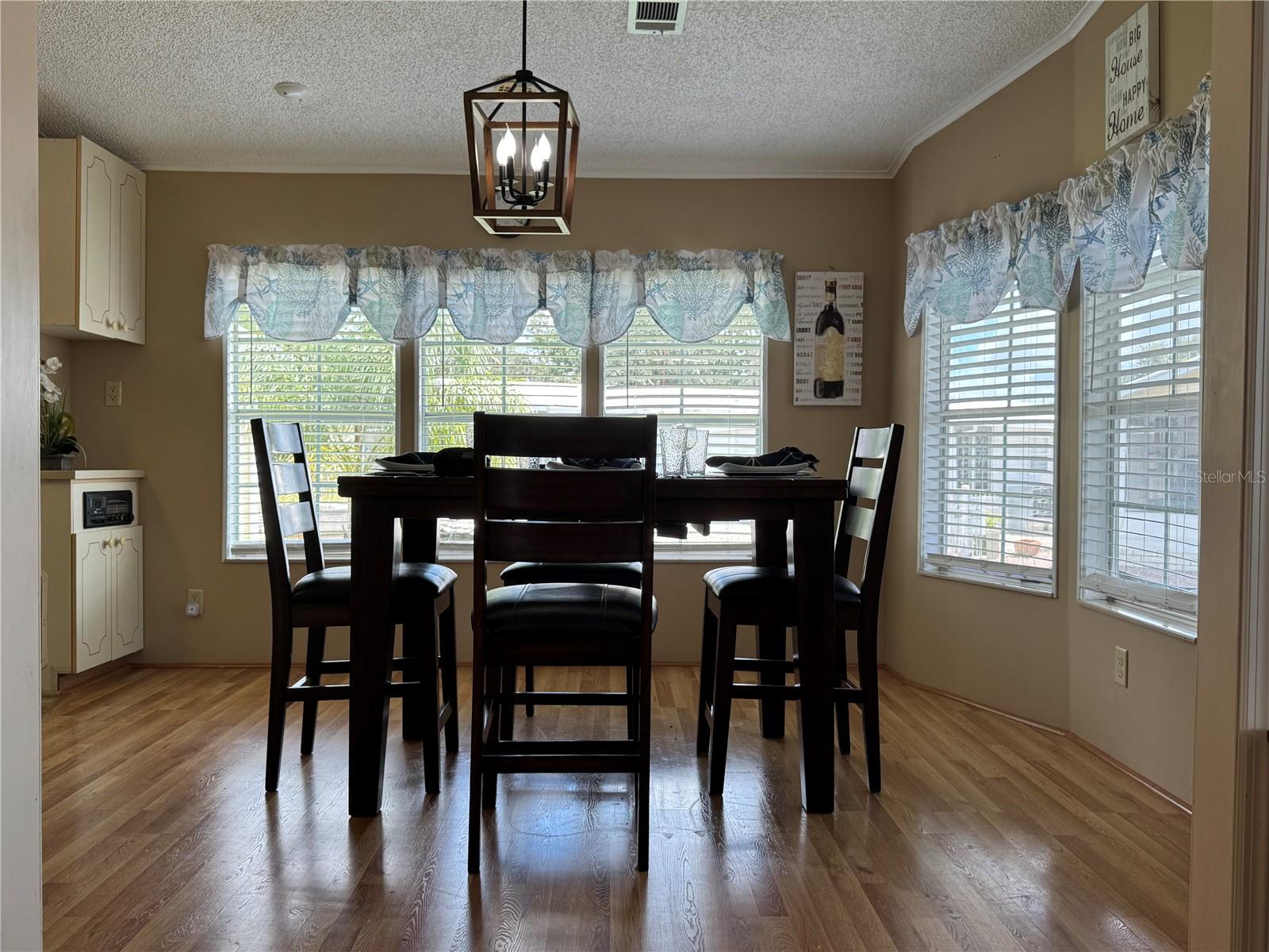 35246 TIFFANI LOT 63 CT