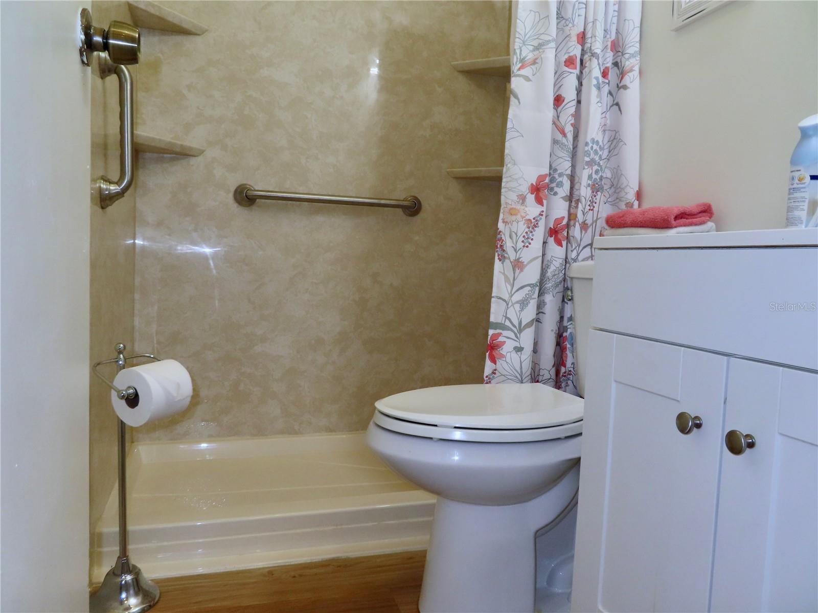 35246 TIFFANI LOT 63 CT