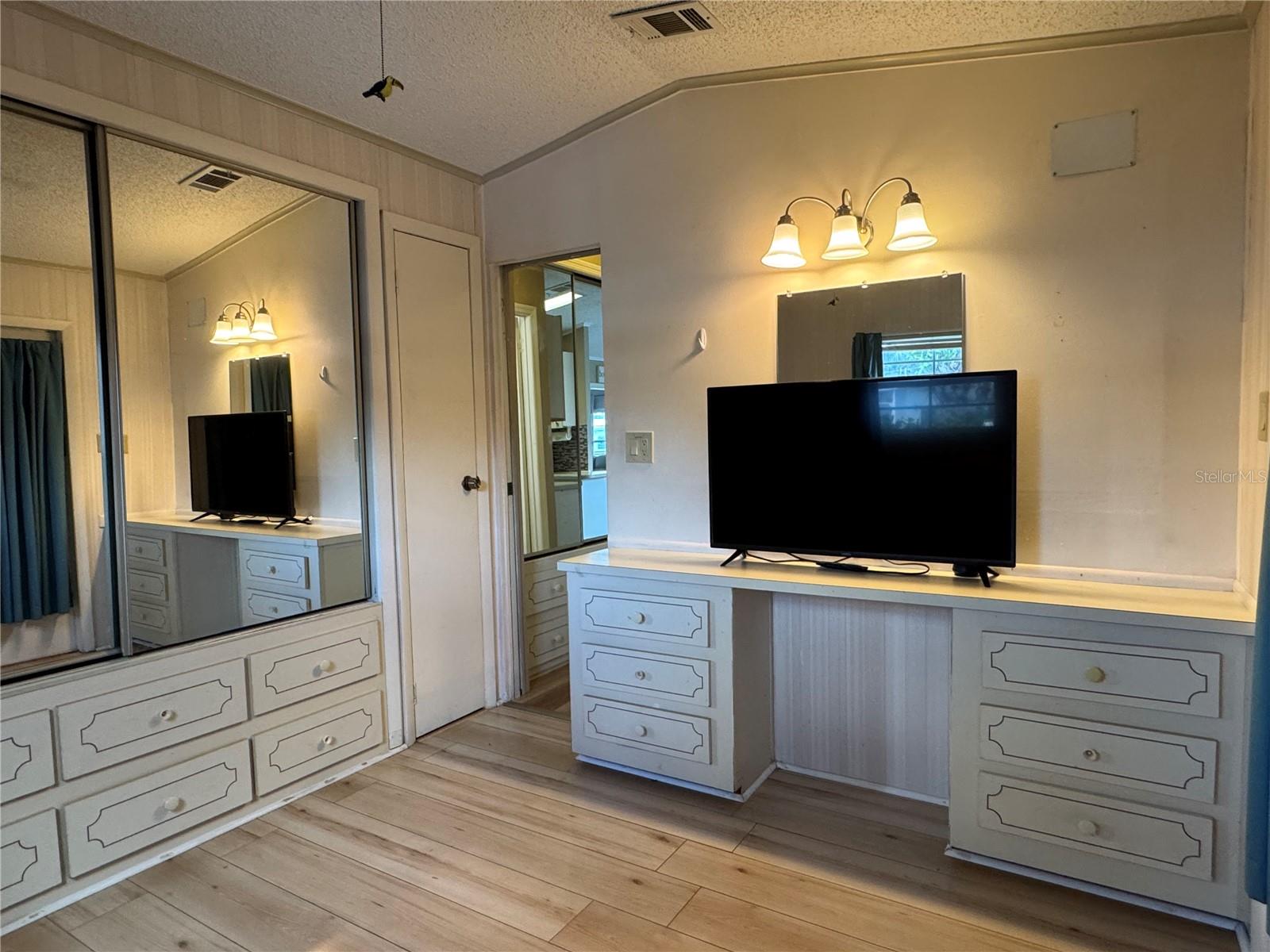 35246 TIFFANI LOT 63 CT