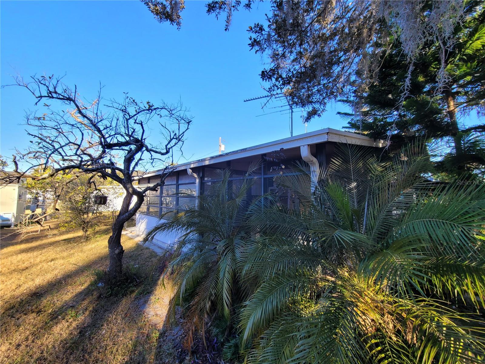5021 HILL DR
