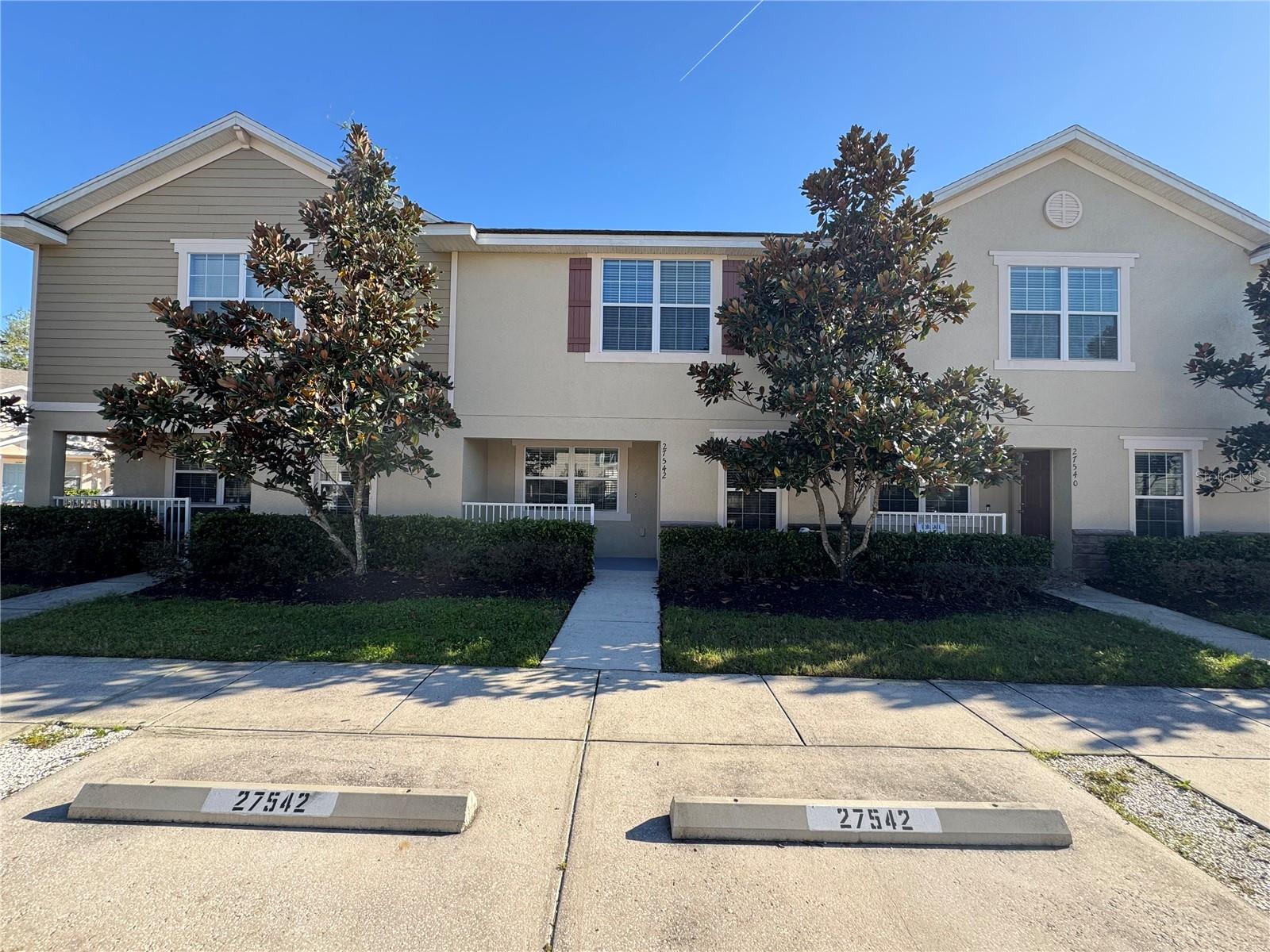 27542 DESERT WILLOW WAY