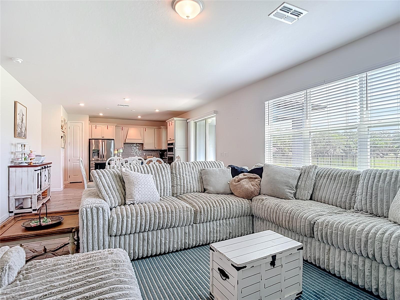 6136 BRADFORD WOODS DR