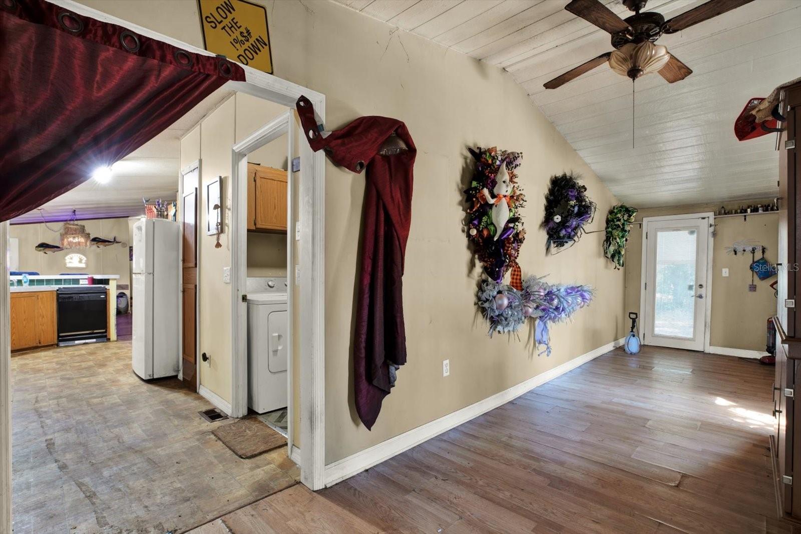 3642 KALMAN DR