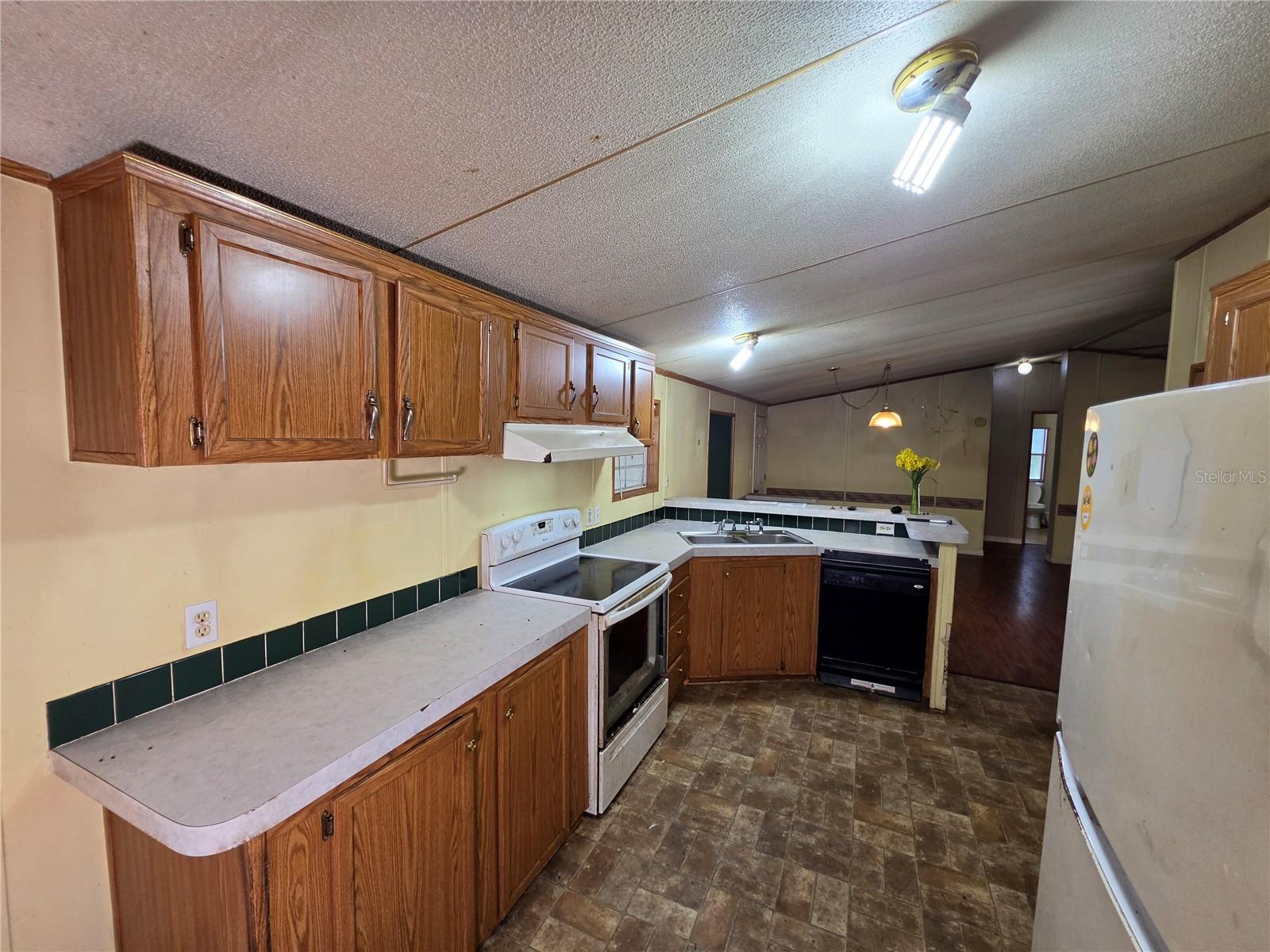 3642 KALMAN DR