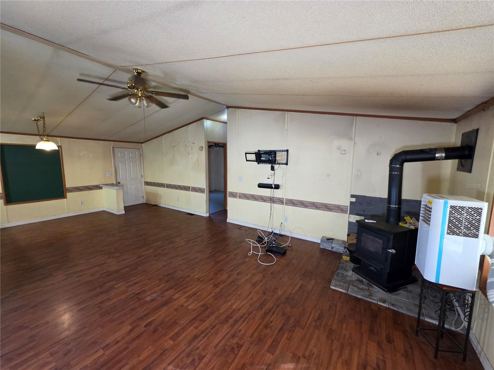 3642 KALMAN DR