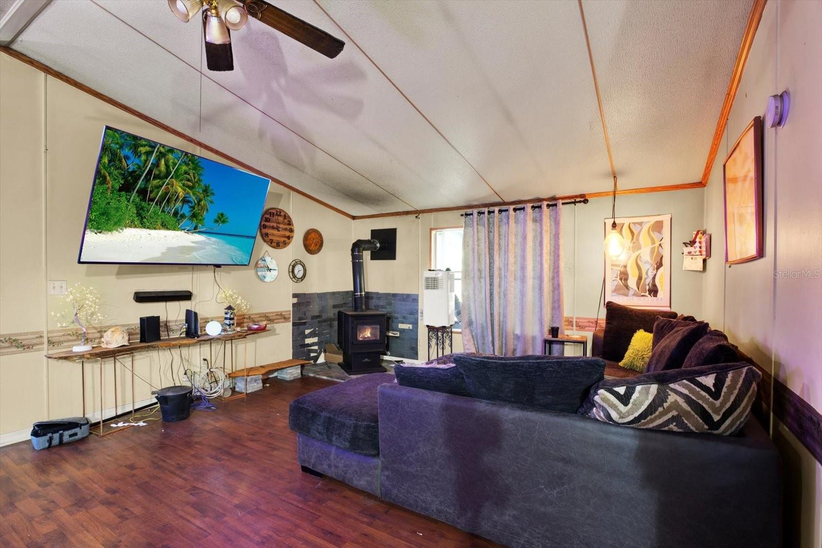 3642 KALMAN DR