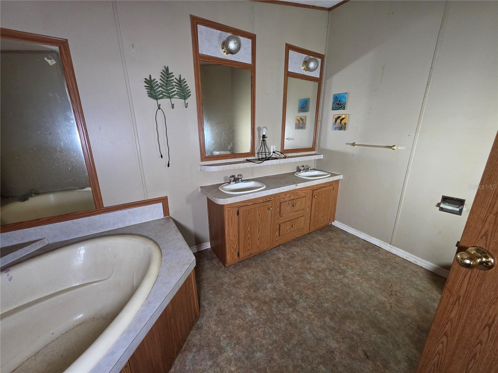 3642 KALMAN DR