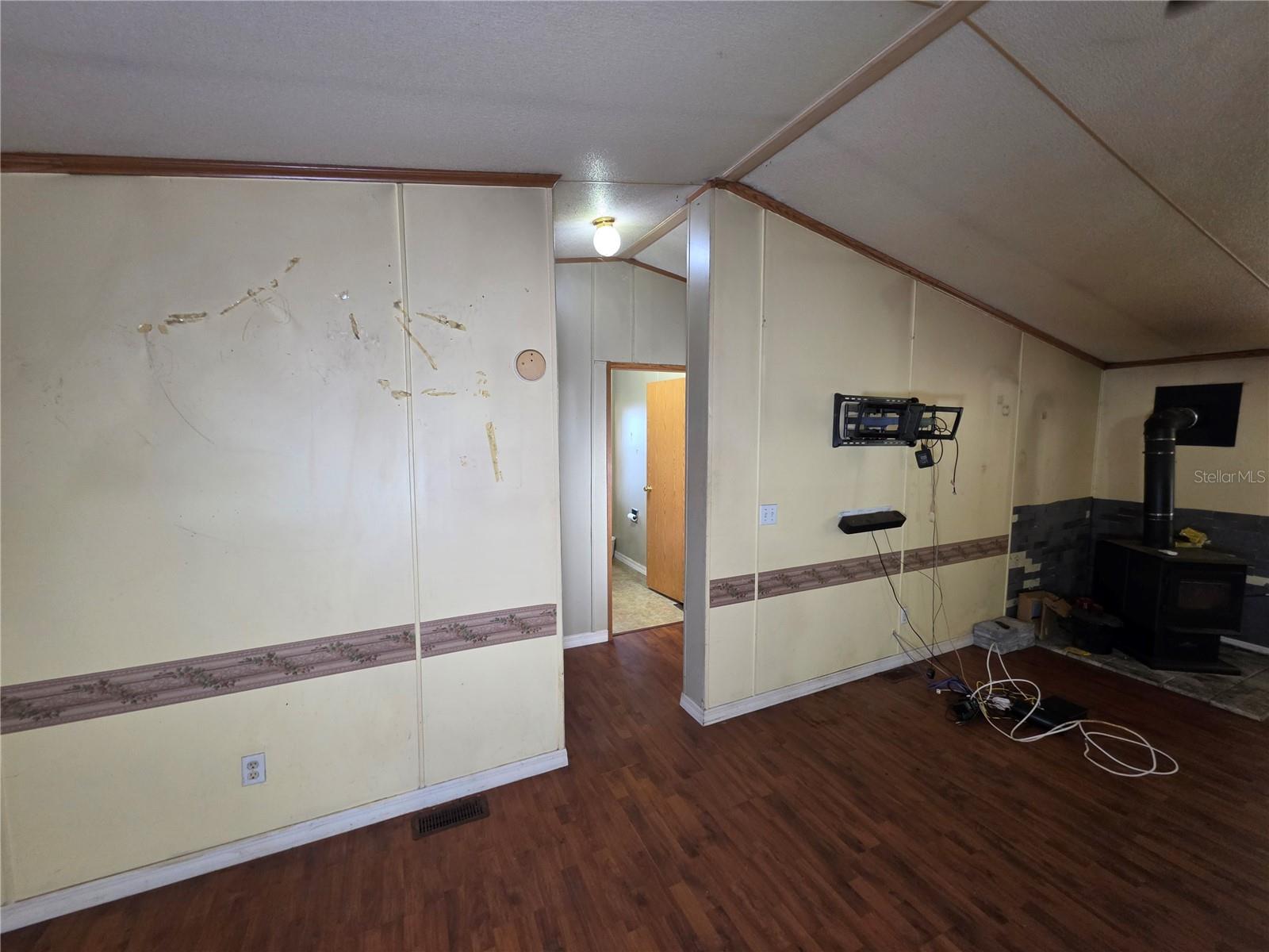 3642 KALMAN DR