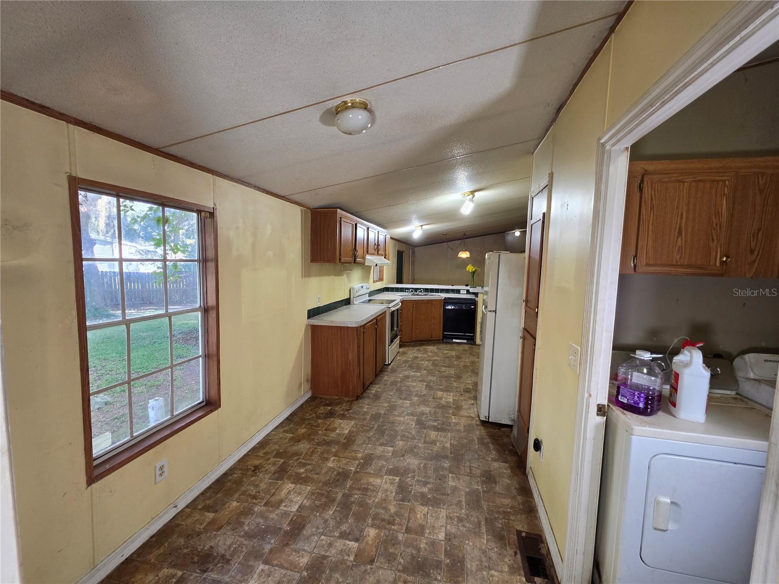 3642 KALMAN DR