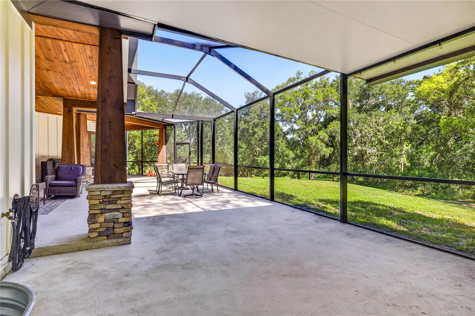 17265 MEADOW BLUFF VW