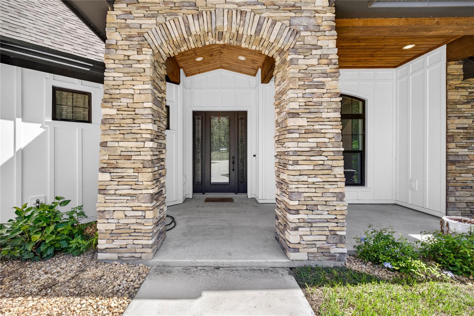 17265 MEADOW BLUFF VW