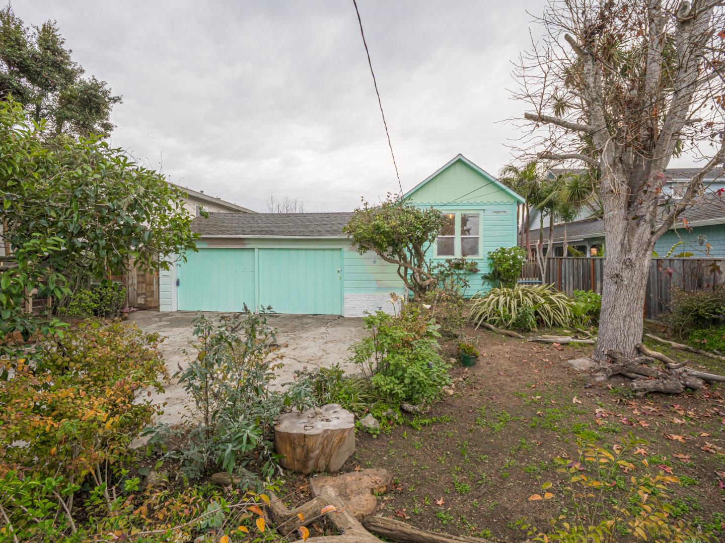 1130 East Cliff Drive