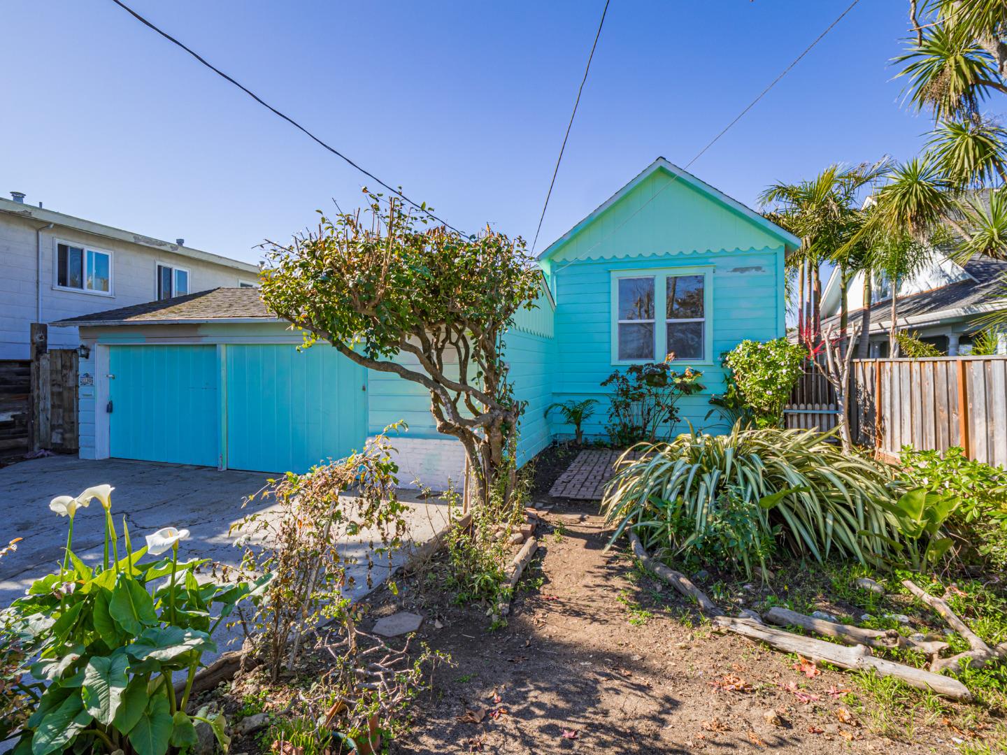 1130 East Cliff Drive
