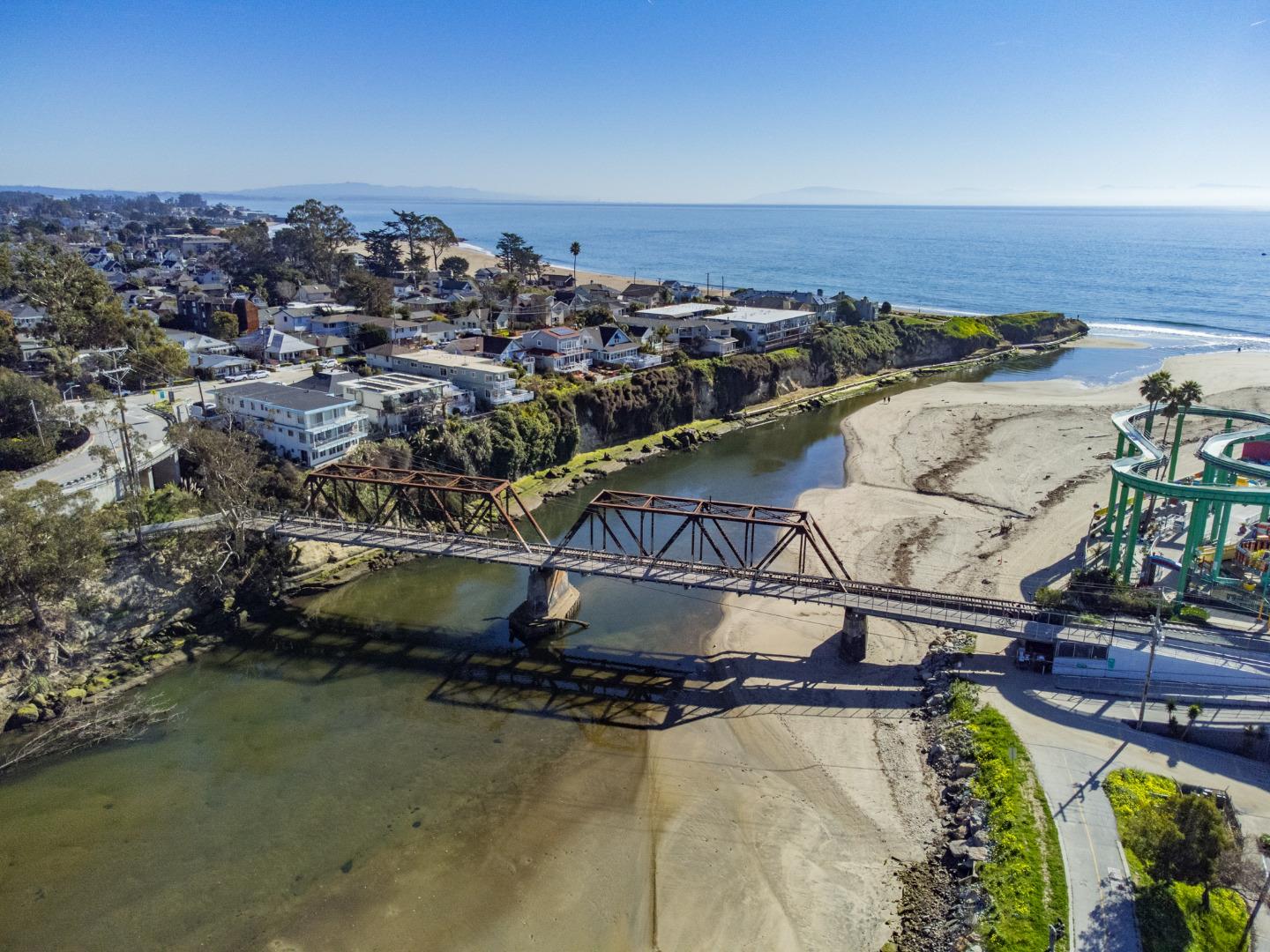 1130 East Cliff Drive