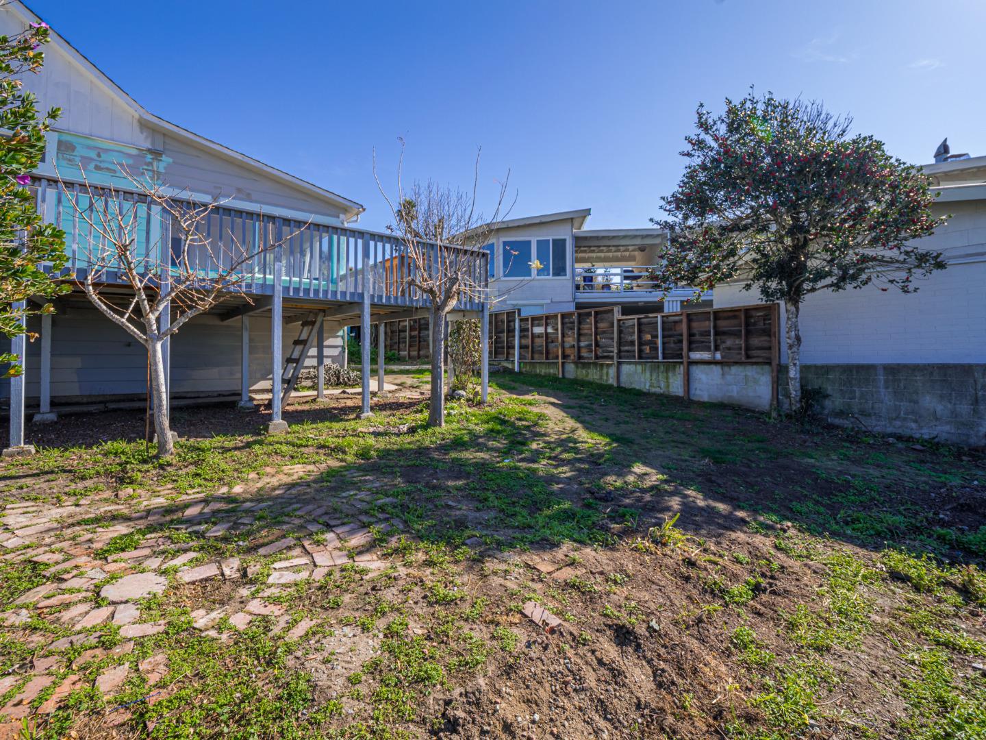 1130 East Cliff Drive