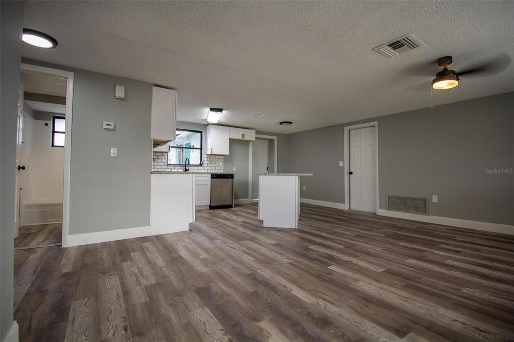 1550 SPRINGDALE DRIVE