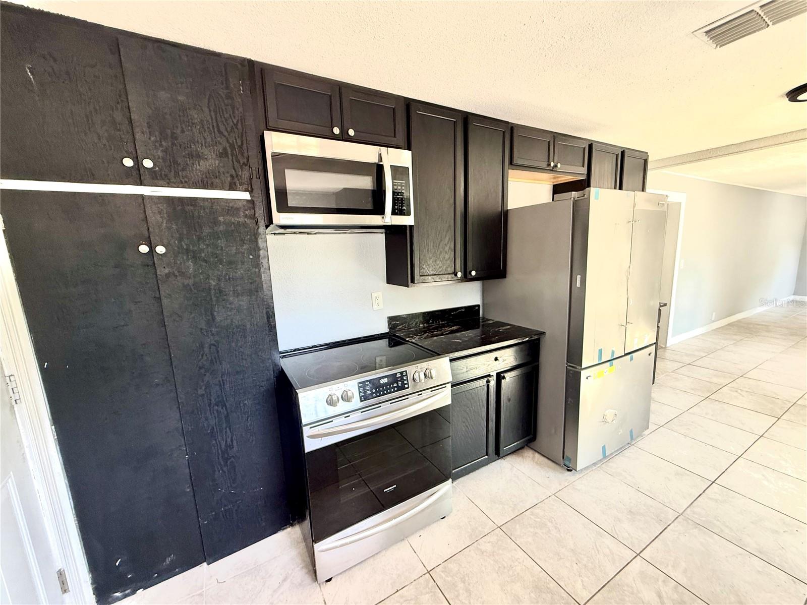 6100 SKOKIE RD