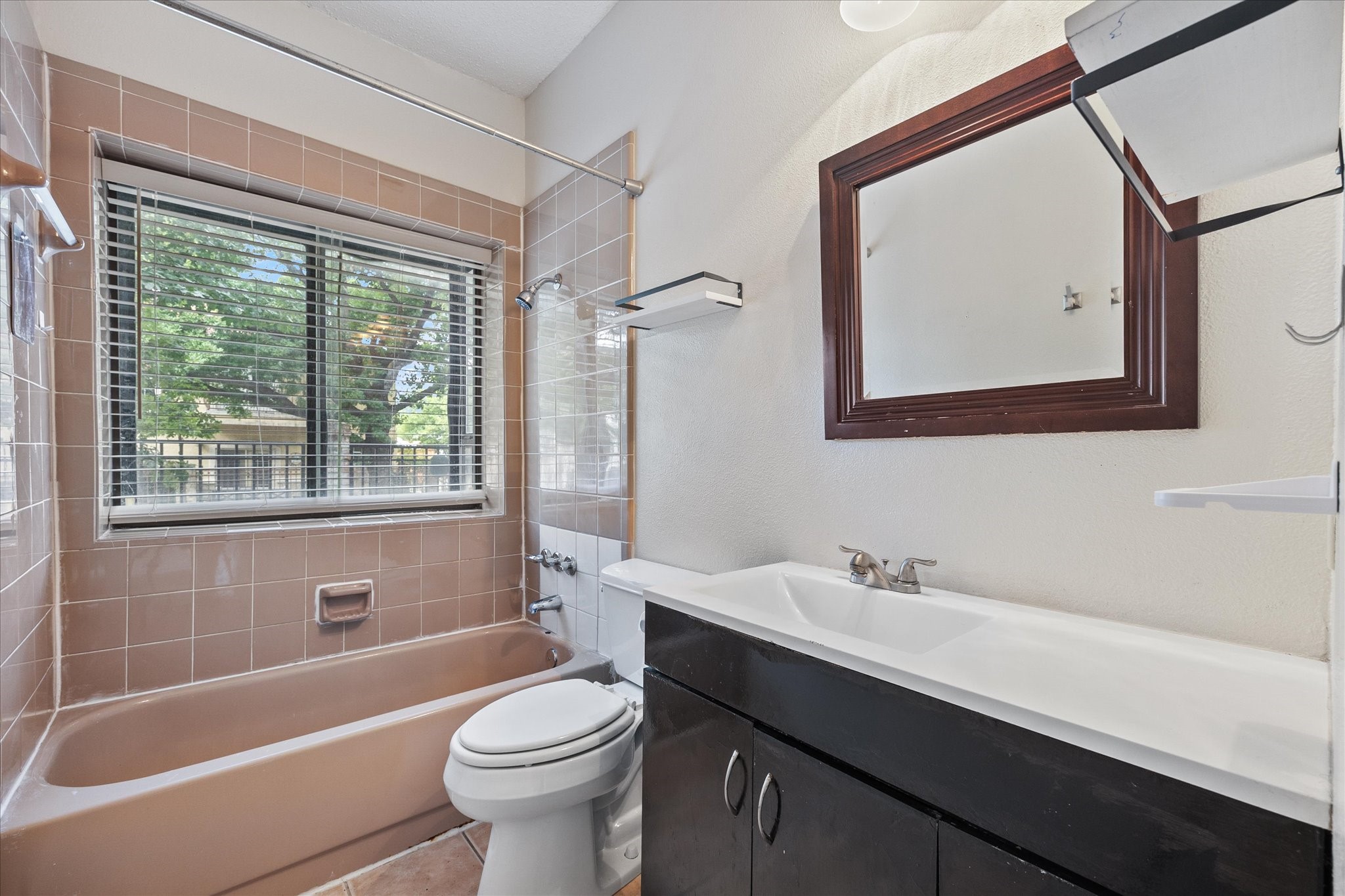 4800 W Lovers Lane 208