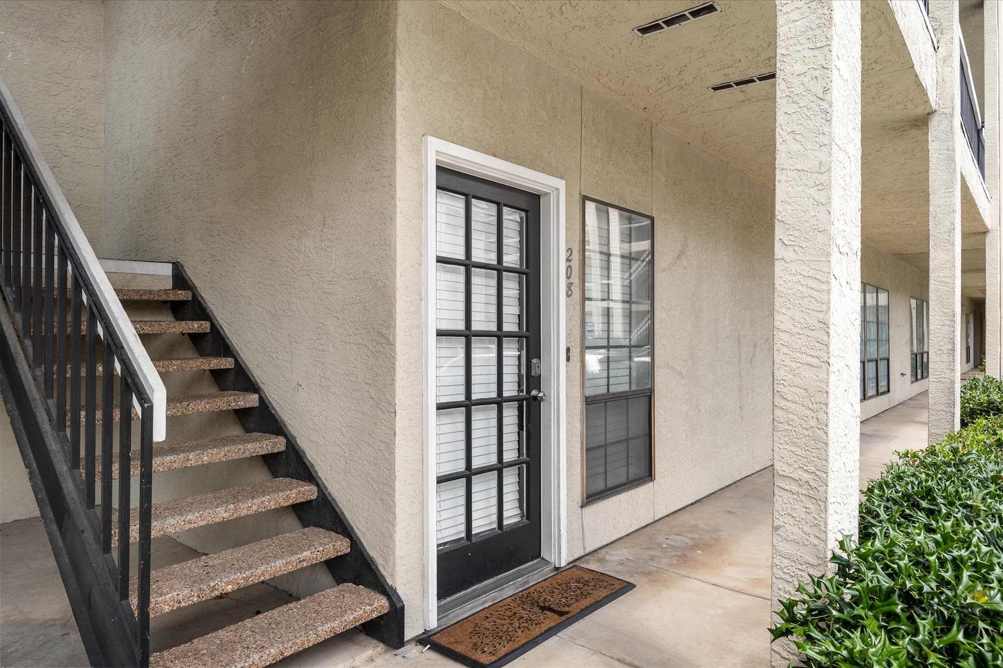 4800 W Lovers Lane 208