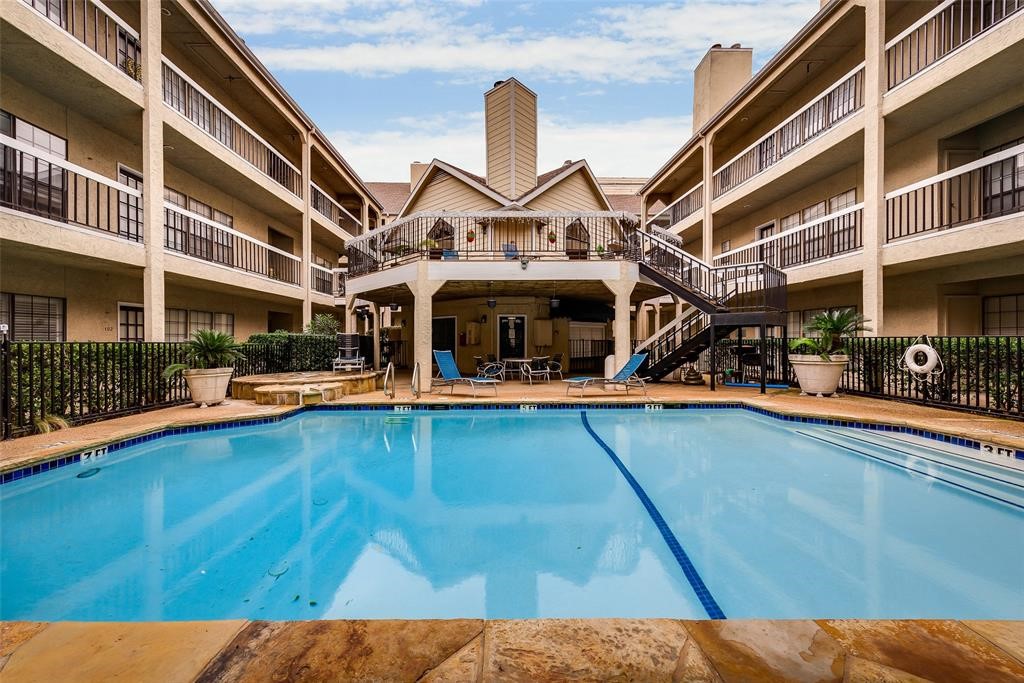 4800 W Lovers Lane 208