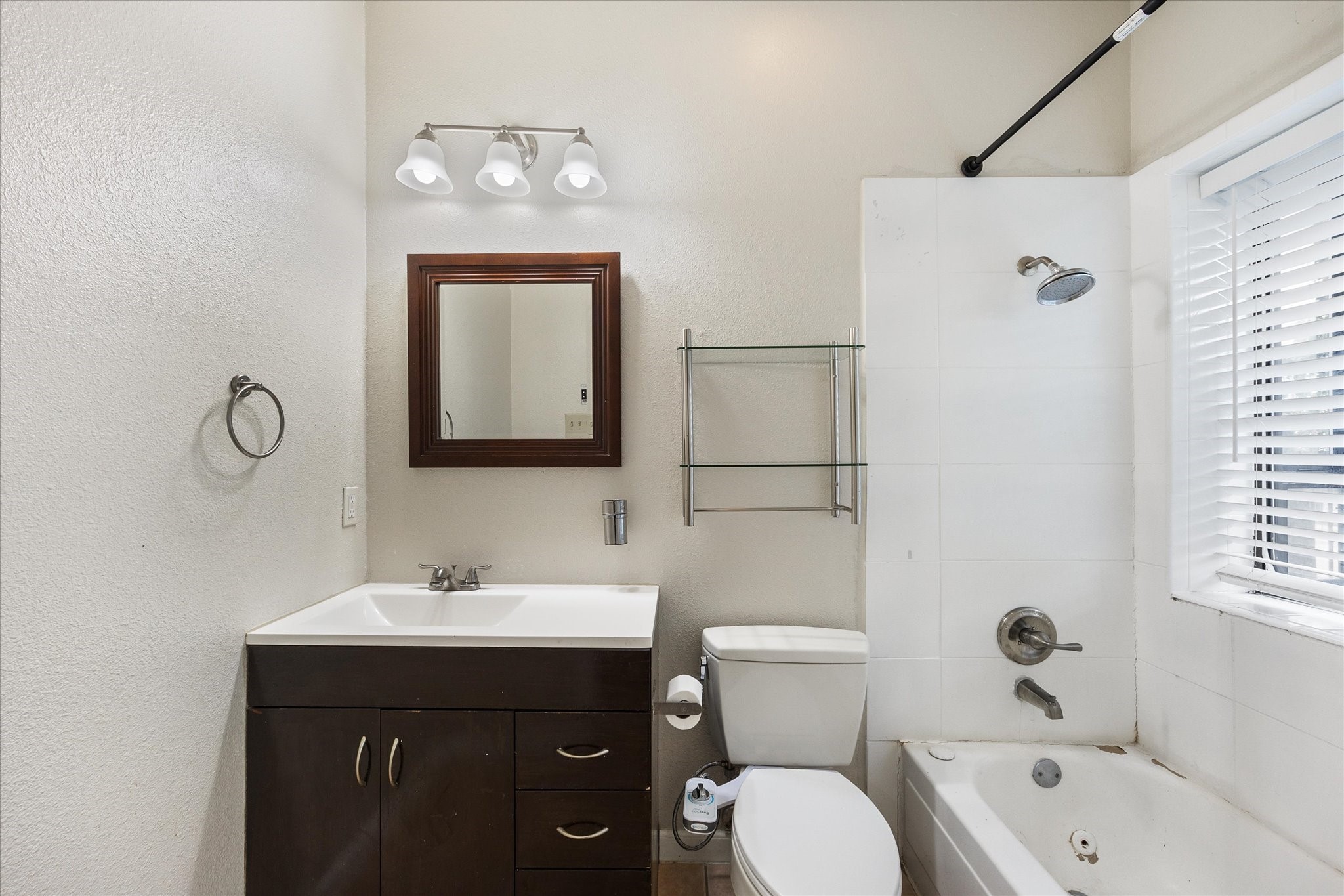 4800 W Lovers Lane 208