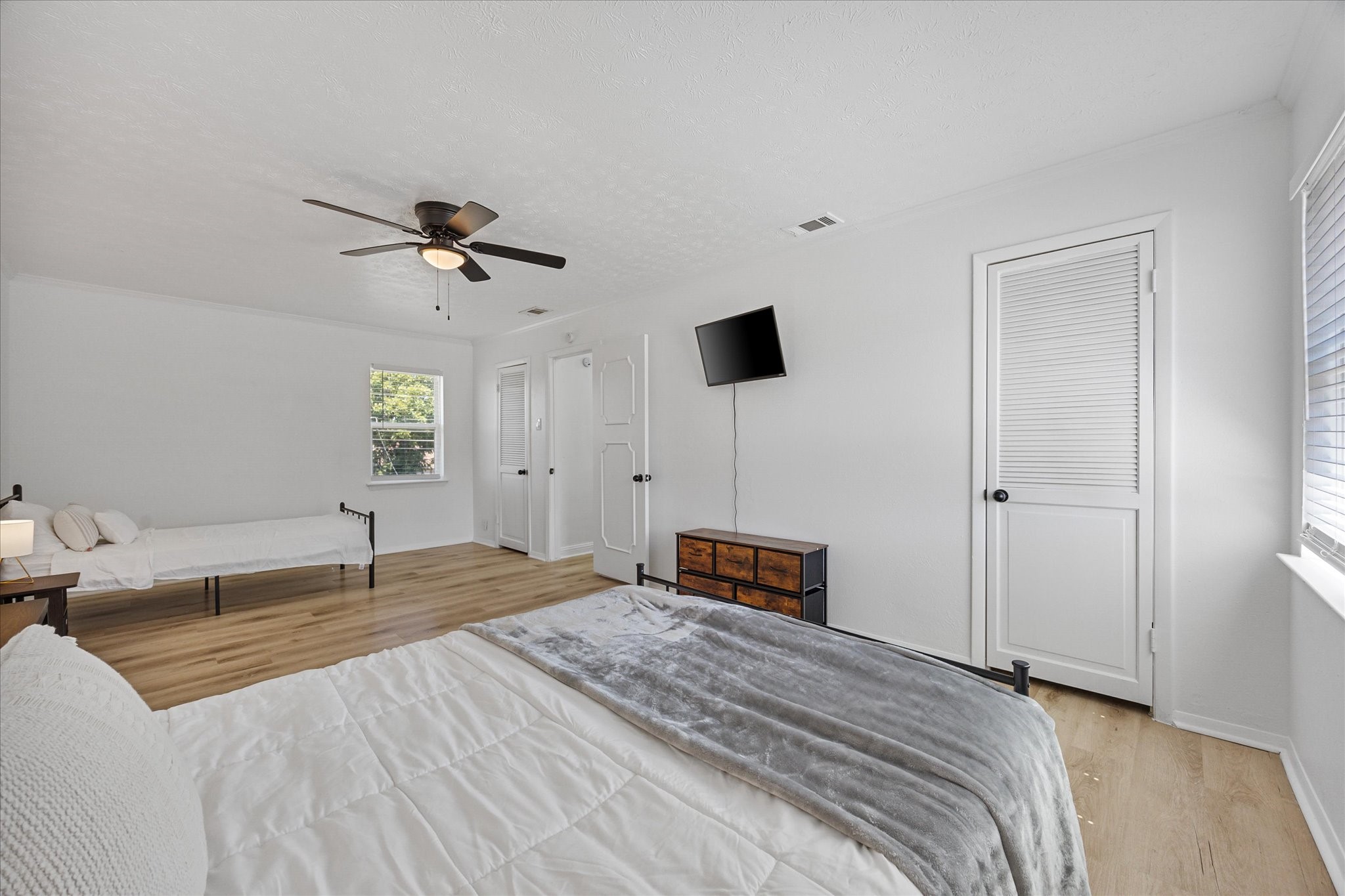 2831 Greenhill Drive