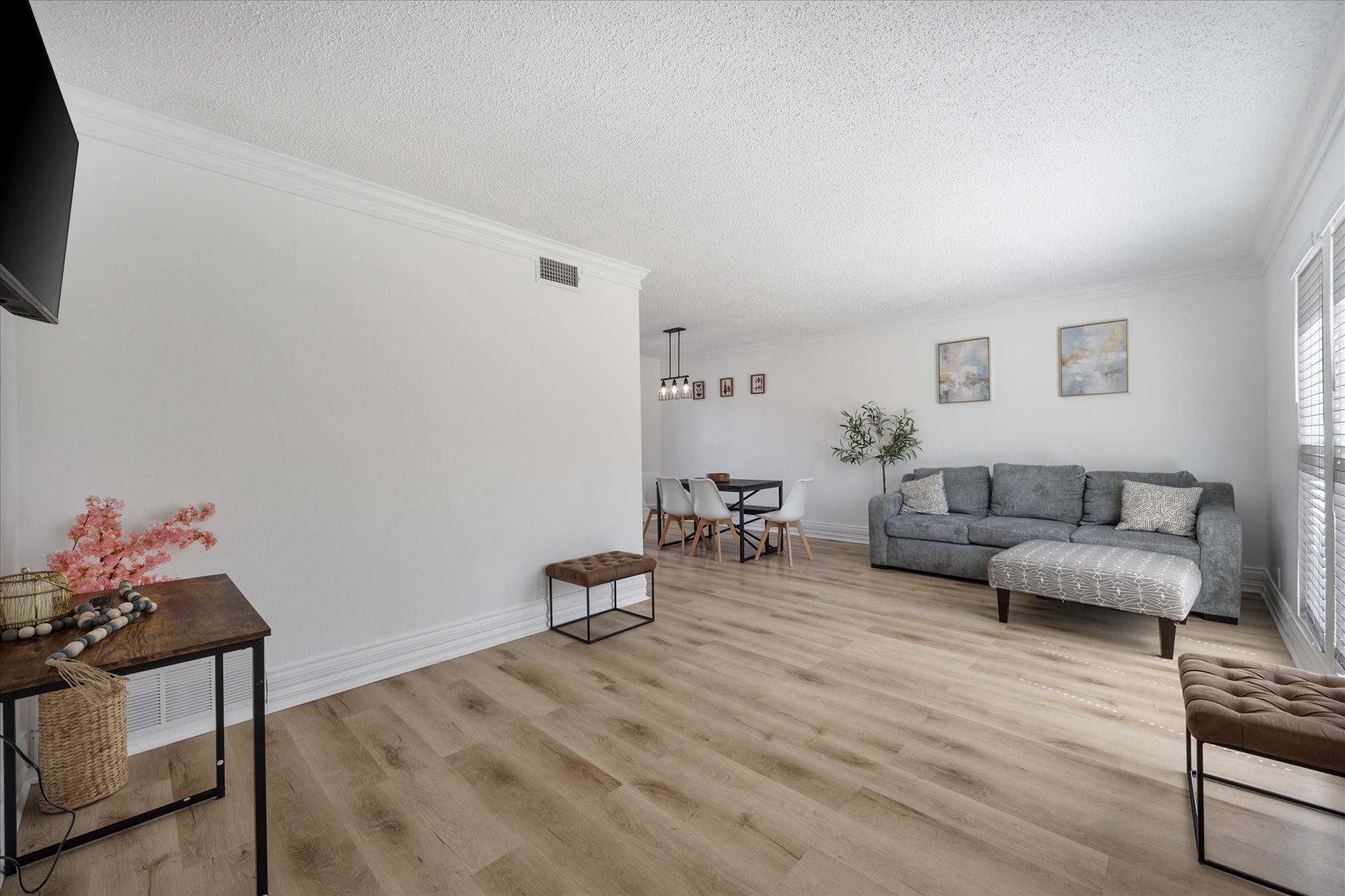 2831 Greenhill Drive