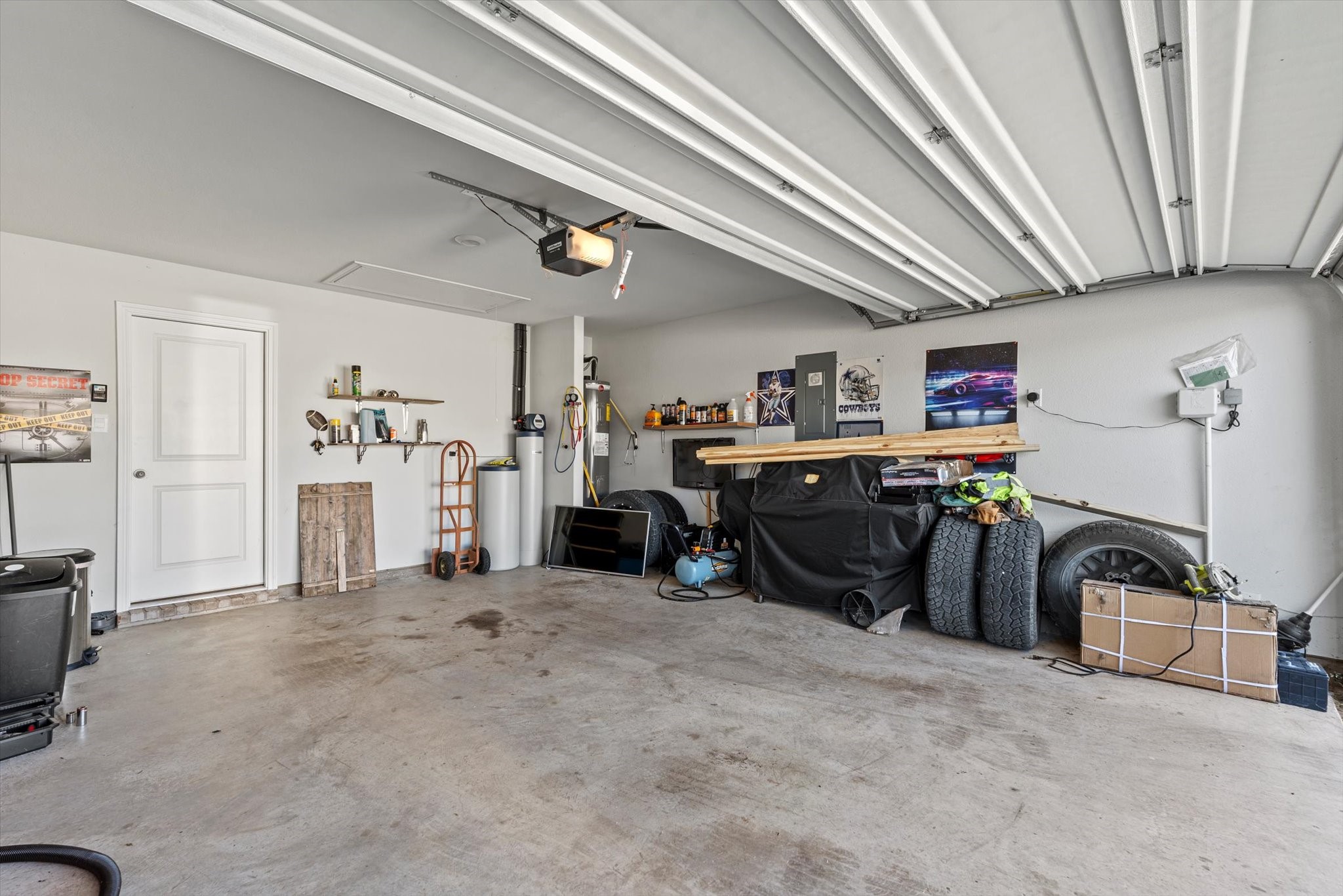 3041 Manu Street