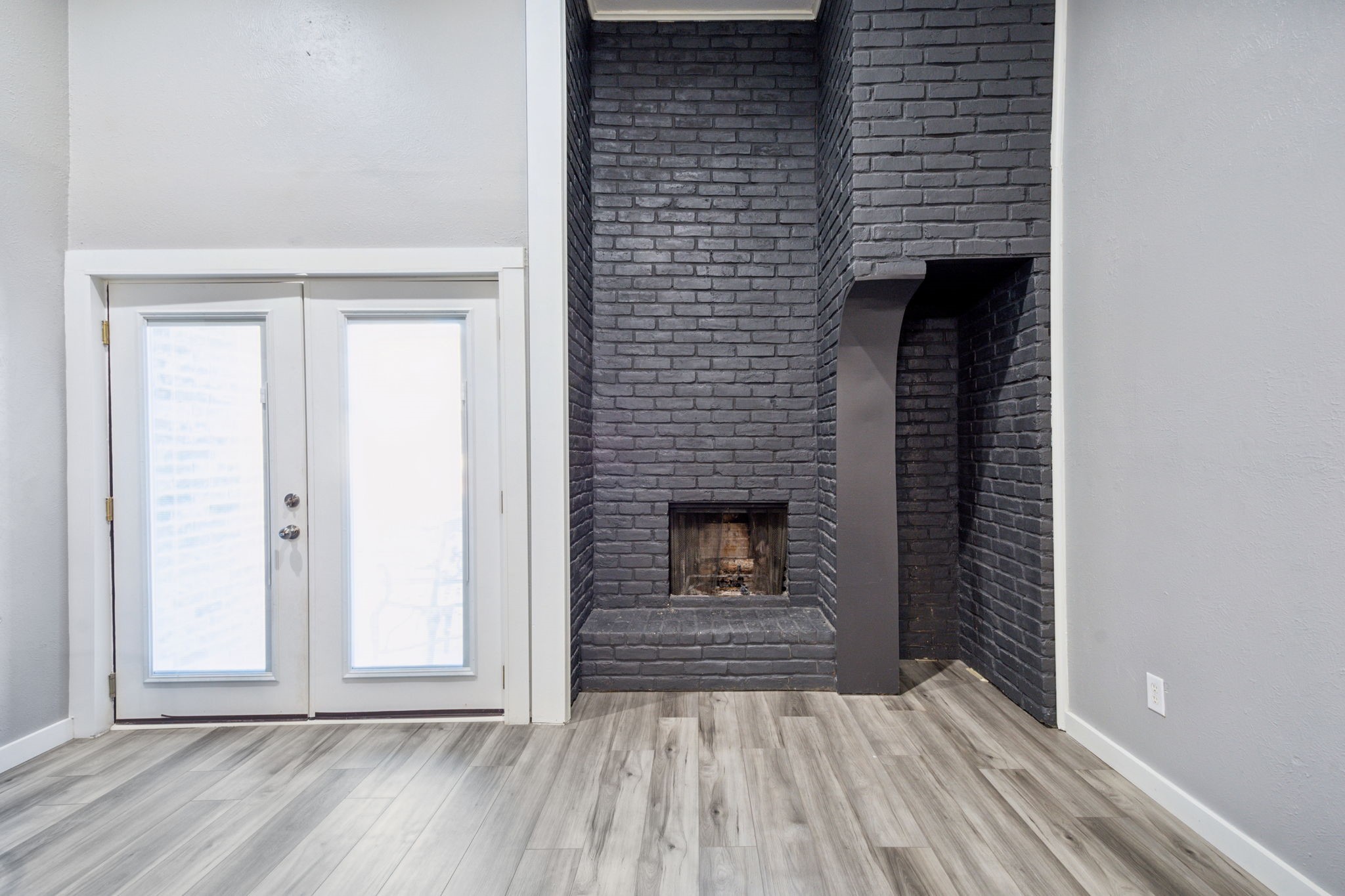 207 E Harwood Road 11