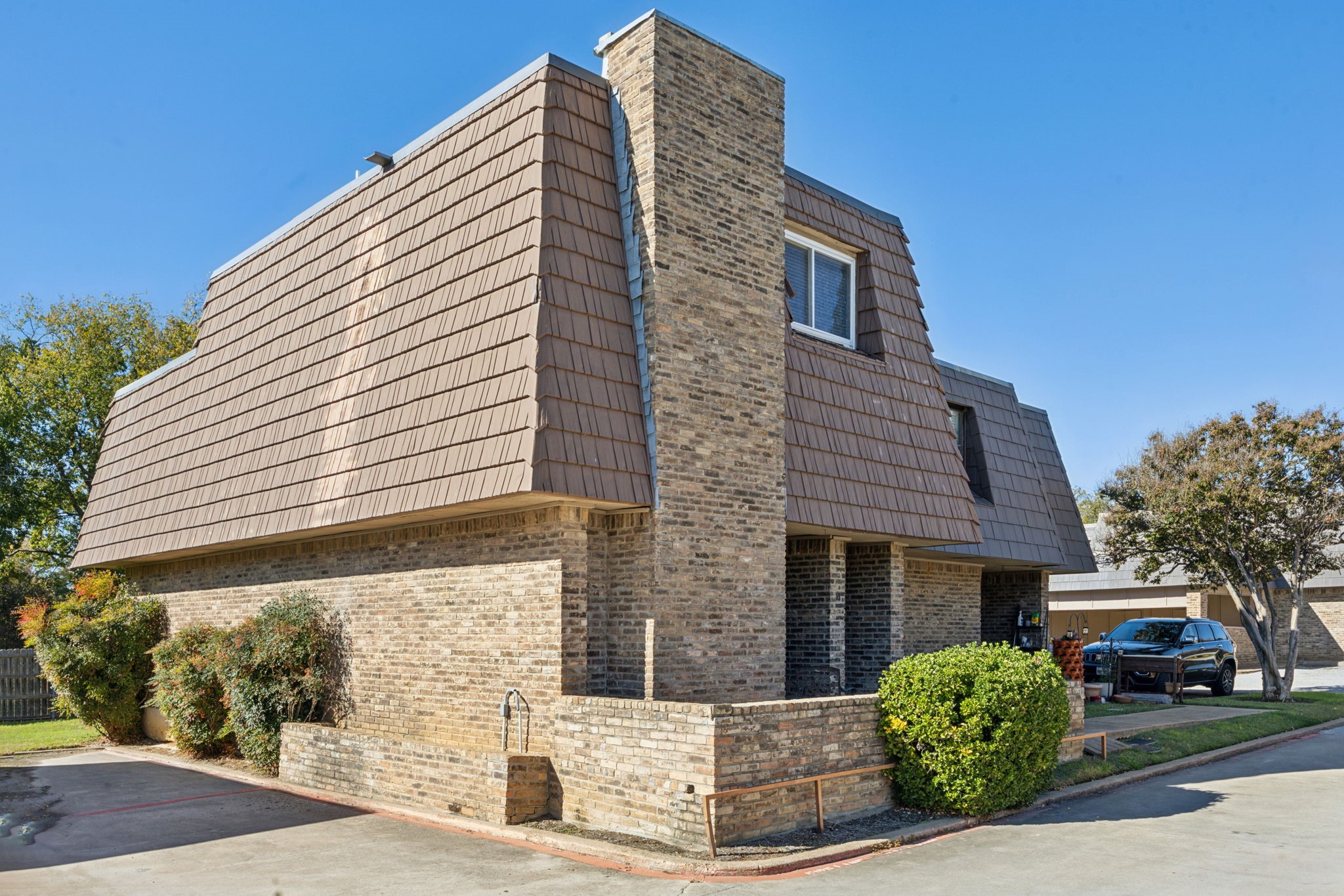207 E Harwood Road 11