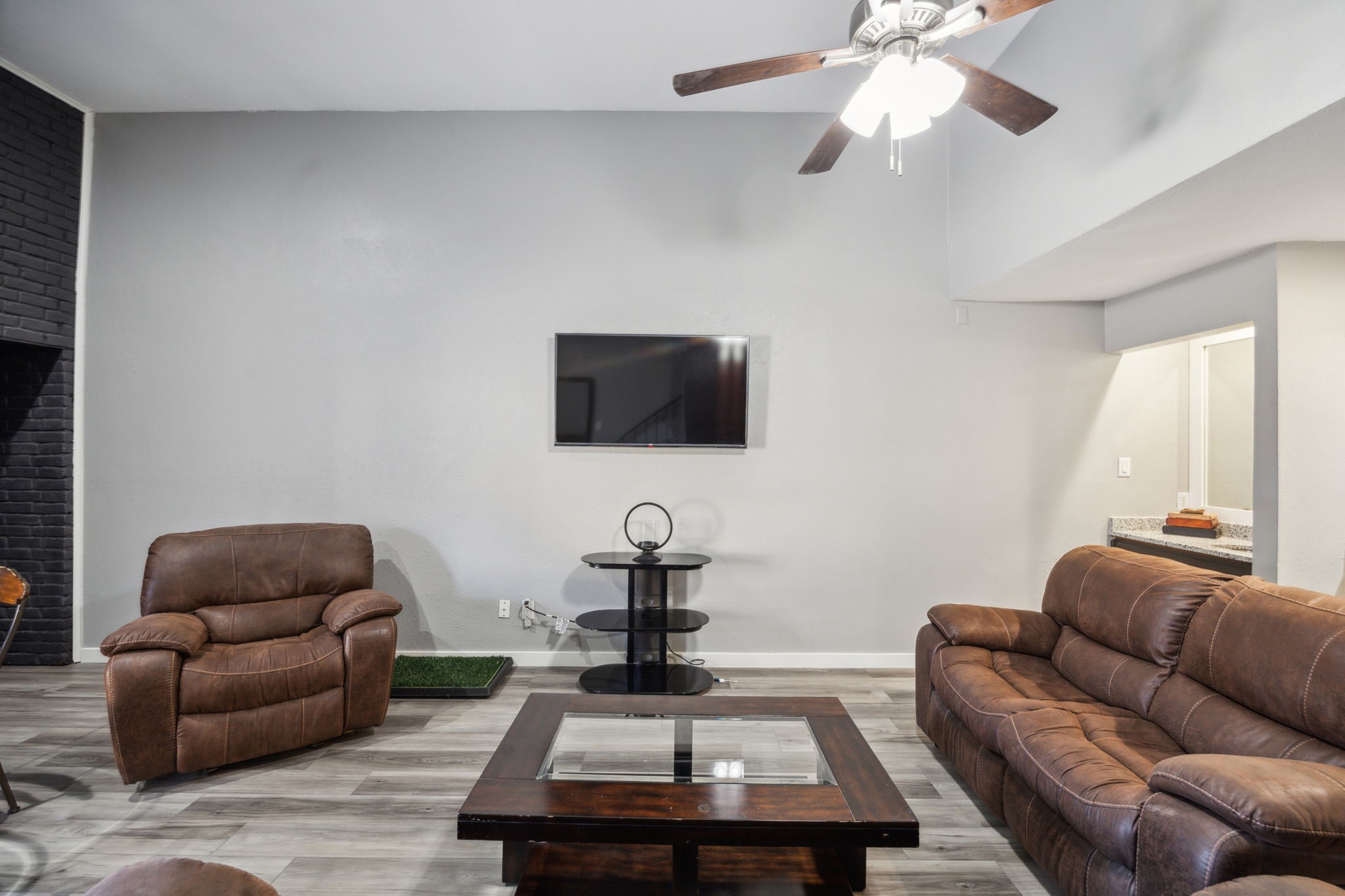 207 E Harwood Road 11