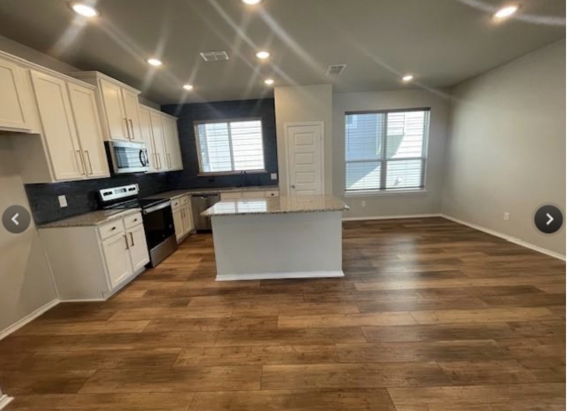 6032 Seguin Court