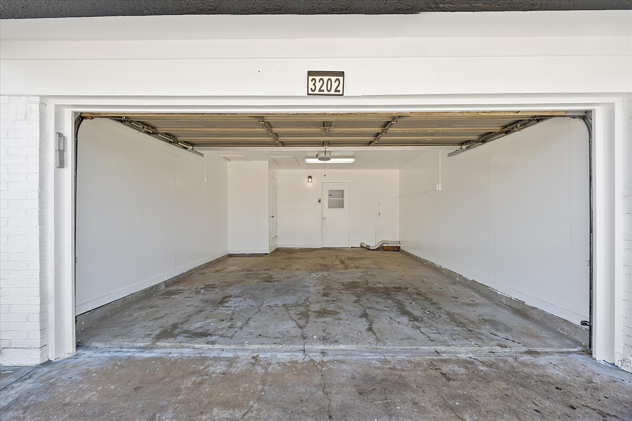 3202 Lariat Lane