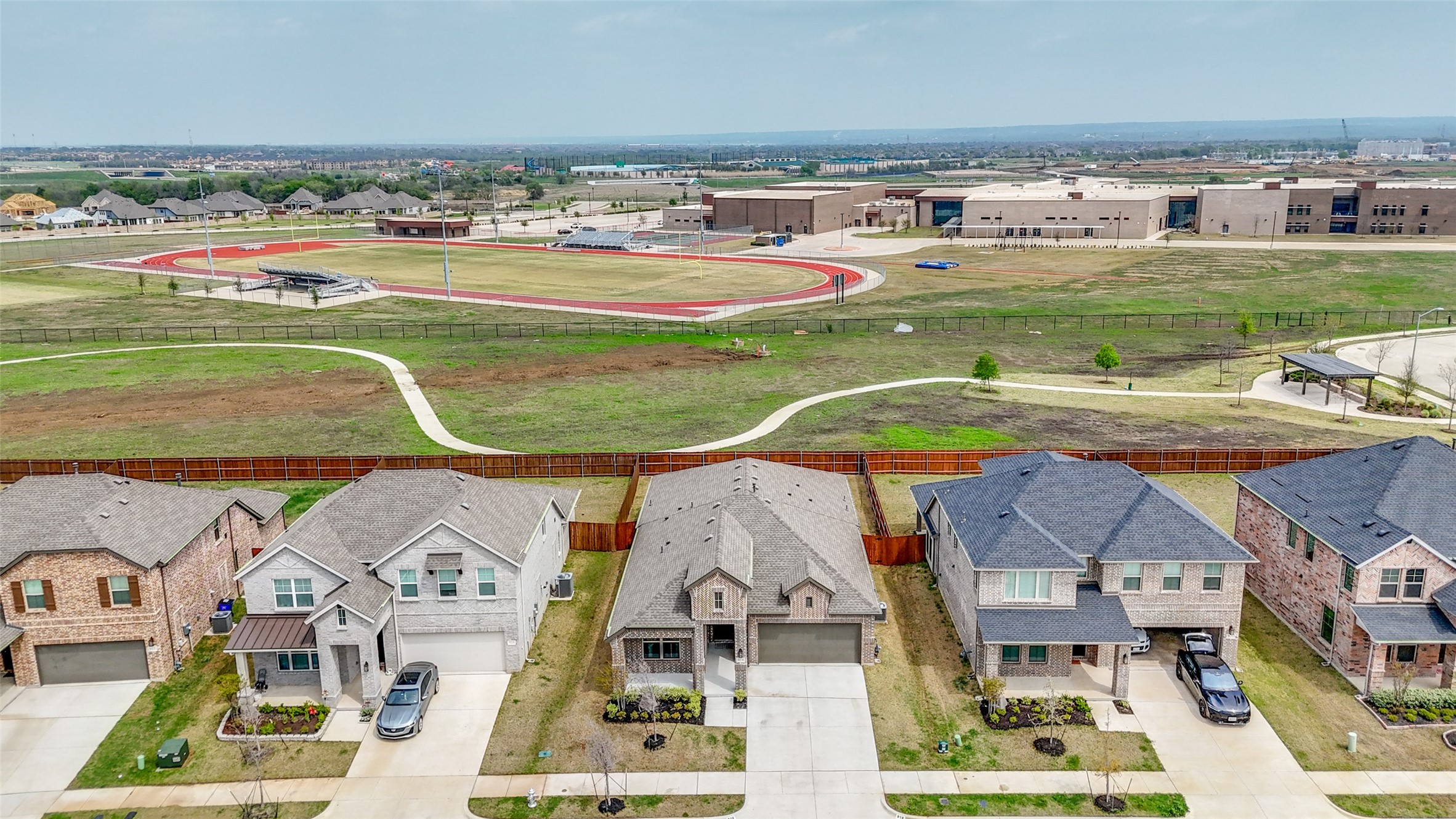 918 Hawthorn Lane