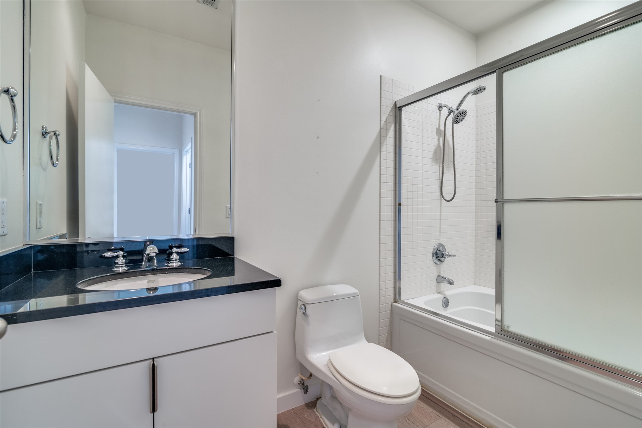 3251 Cambrick Street 13