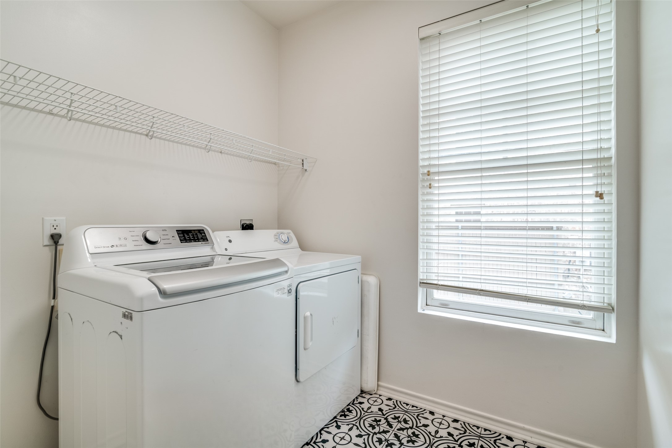 3251 Cambrick Street 13